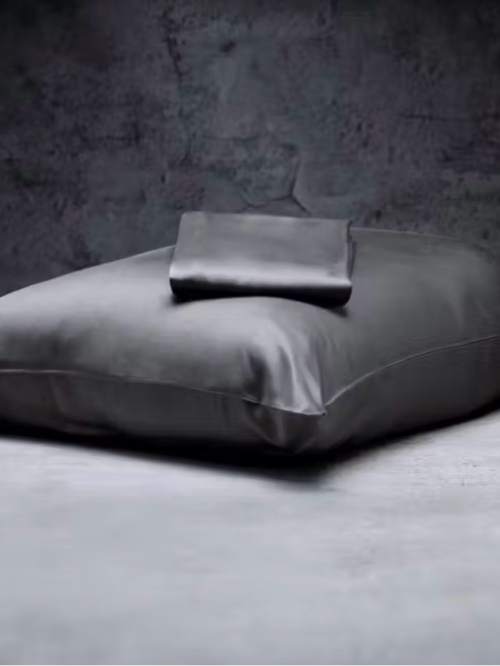 NEW! Luxomi Luxurious Charcoal Pillowcase Set - Queen Set